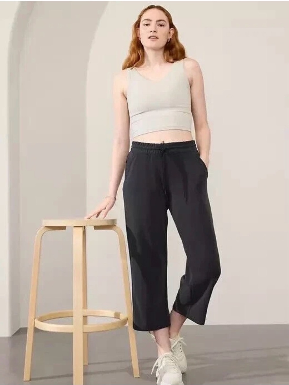 Athleta Seasoft Mid Rise Straight Crop pant Black Sz XS
